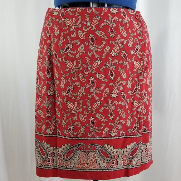 Women size 10 Wrap Skirt/lining Red Pasley Design - Picture 1 of 5